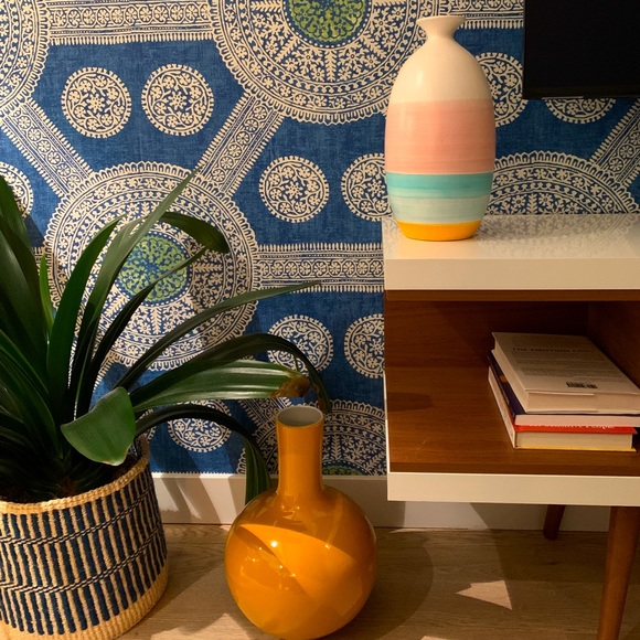Vase in pastel blue, pink, yellow orange - Picture 1 of 4
